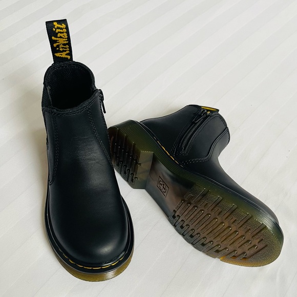 Dr. Martens Kids Ankle Boots - Picture 6 of 6